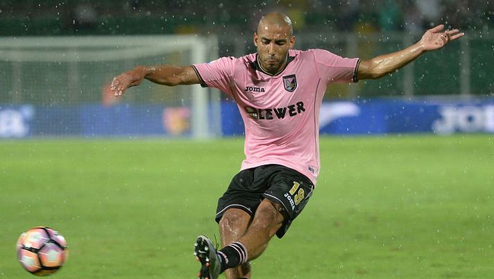 PALERMO, ITALY - SEPTEMBER 24: Haitam Aleesami of Palermo in action during the Serie A match between US Citta di Palermo and Juventus FC at Stadio Renzo Barbera on September 24, 2016 in Palermo, Italy. (Photo by Tullio M. Puglia/Getty Images) Grandi fanta-ds: la TOP 10 migliori colpi e scoperte in assoluto fatti all’asta - immagine 1