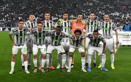 TURIN, ITALY - OCTOBER 30:Juventus team line up before the Serie A match between Juventus and Genoa CFC at on October 30, 2019 in Turin, Italy. (Photo by Alessandro Sabattini/Getty Images) TURIN, ITALY - OCTOBER 30:Juventus team line up before the Serie A match between Juventus and Genoa CFC at on October 30, 2019 in Turin, Italy. (Photo by Alessandro Sabattini/Getty Images)