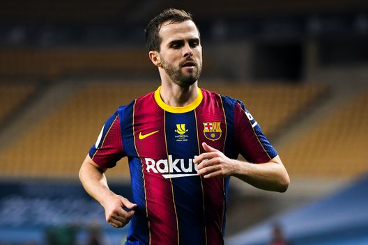 Miralem Pjanic (centrocampista Barcellona), obiettivo di calciomercato del Milan | AC Milan News (Getty Images) Miralem Pjanic (centrocampista Barcellona), obiettivo di calciomercato del Milan | AC Milan News (Getty Images)