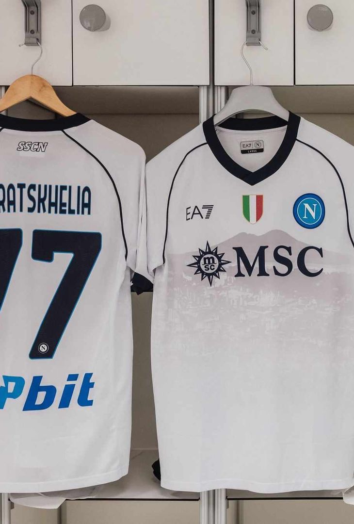 GALLERY Tutto pronto all’Unipol Domus: scelta la maglia che indosserà il Napoli - immagine 3