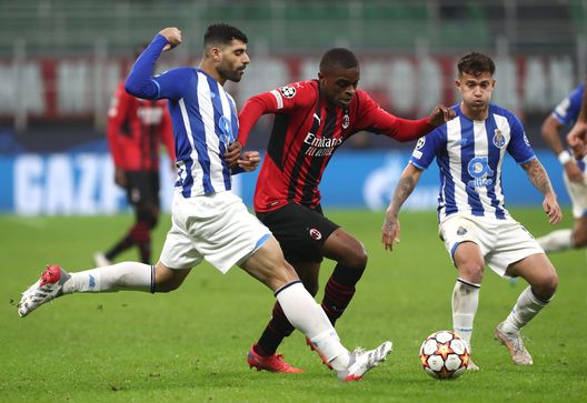 Pierre Kalulu a contrasto nella sfida di Champions League contro il Porto, pareggiata poi per 1-1 proprio grazie ad un suo gol nel secondo tempo. Pierre Kalulu a contrasto nella sfida di Champions League contro il Porto, pareggiata poi per 1-1 proprio grazie ad un suo gol nel secondo tempo.