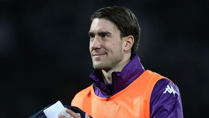FLORENCE, ITALY - DECEMBER 14: Dusan Vlahovic of ACF Fiorentina reacts during the Coppa Itaia match between Fiorentina and Benevento at Artemio Franchi on December 14, 2021 in Florence, Italy. (Photo by Gabriele Maltinti/Getty Images) Sky: “Abbiamo chiesto all’agente di Vlahovic perché ha scelto la Juve: la risposta” - immagine 1