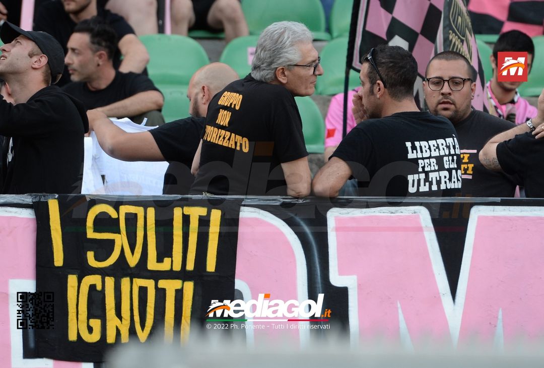 Fototifo, i tifosi allo stadio per Palermo-Virtus Entella 2-2 (gallery) - immagine 74