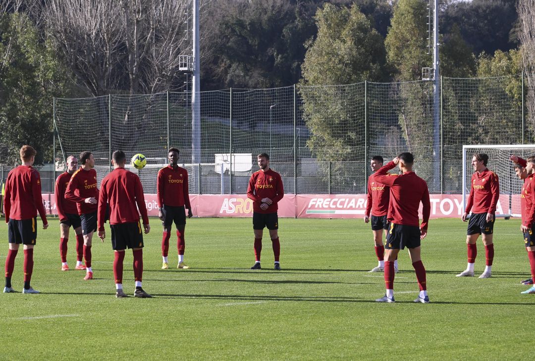 Roma, allenamento alla vigilia del match contro il Genoa – FOTO GALLERY - immagine 20
