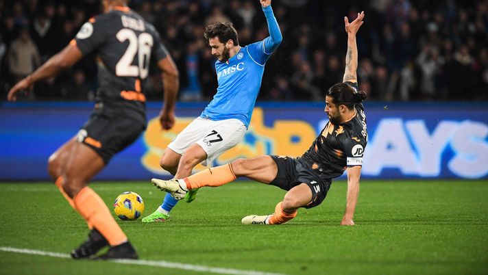 NAPLES, ITALY - MARCH 08: Khvicha Kvaratskhelia of Napoli during the Serie A TIM match between SSC Napoli and Torino FC - Serie A TIM at Stadio Diego Armando Maradona on March 08, 2024 in Naples, Italy. (Photo by SSC NAPOLI/SSC NAPOLI via Getty Images) Serie A, Napoli-Torino 1-1: Sanabria risponde a Kvaratskhelia - immagine 1