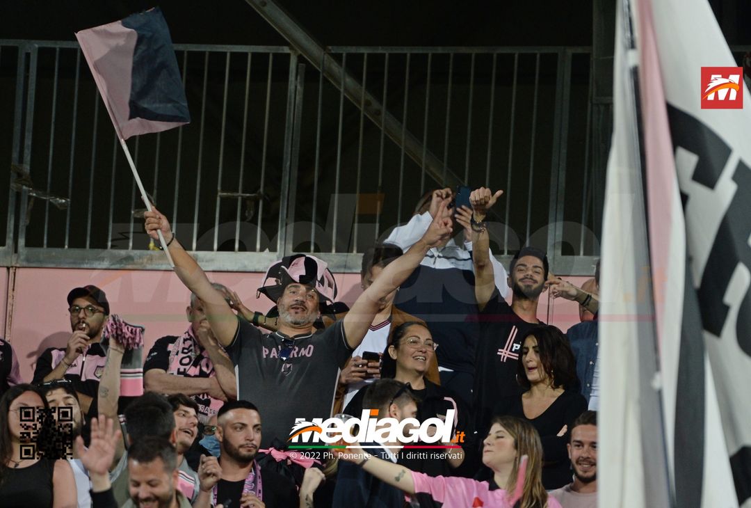 Fototifo, i tifosi allo stadio per Palermo-Virtus Entella 2-2 (gallery) - immagine 134