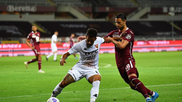 TURIN, ITALY - MAY 23: Andres Tello of Benevento Calcio battles for possession with Rolando Mandragora of Torino FC during the Serie A match between Torino FC v Benevento Calcio at Olimpico Stadium on May 23, 2021 in Turin, Italy. Sporting stadiums around Italy remain under strict restrictions due to the Coronavirus Pandemic as Government social distancing laws prohibit fans inside venues resulting in games being played behind closed doors. (Photo by Valerio Pennicino/Getty Images) TURIN, ITALY - MAY 23: Andres Tello of Benevento Calcio battles for possession with Rolando Mandragora of Torino FC during the Serie A match between Torino FC v Benevento Calcio at Olimpico Stadium on May 23, 2021 in Turin, Italy. Sporting stadiums around Italy remain under strict restrictions due to the Coronavirus Pandemic as Government social distancing laws prohibit fans inside venues resulting in games being played behind closed doors. (Photo by Valerio Pennicino/Getty Images)