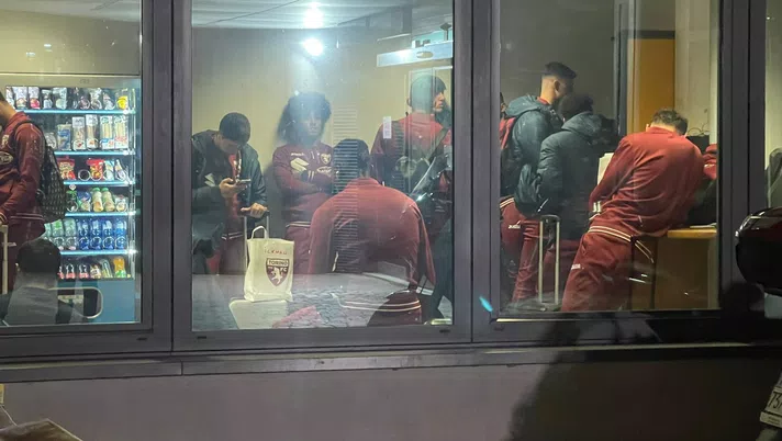 Torino, inizia il ritiro: granata atterrati ieri sera, Ricci porta la chitarra - immagine 1