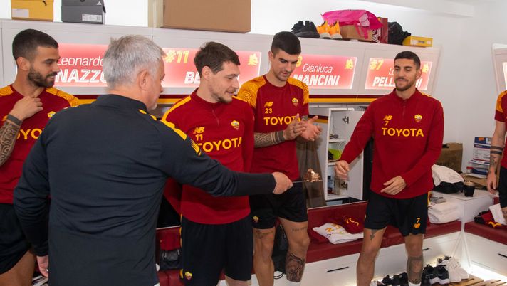 Mourinho e la festa dei 60 anni: “Tutti in campo, testa al Napoli” - immagine 1