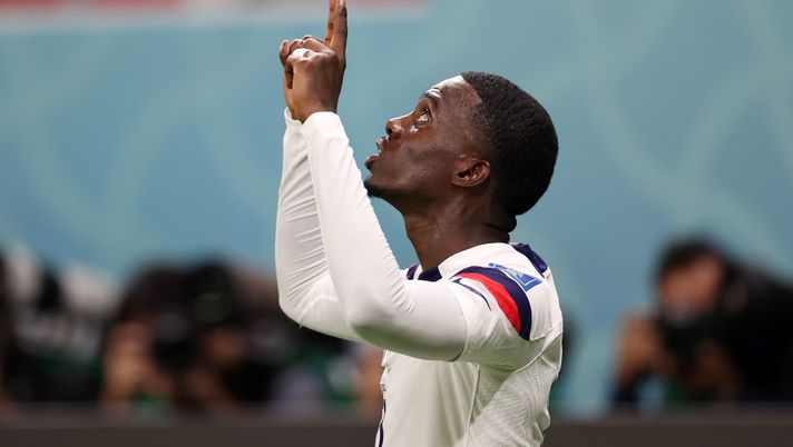 DOHA, QATAR - NOVEMBER 21: Timothy Weah of United States celebrates after scoring their team's first goal during the FIFA World Cup Qatar 2022 Group B match between USA and Wales at Ahmad Bin Ali Stadium on November 21, 2022 in Doha, Qatar. (Photo by Ryan Pierse/Getty Images) “Ma perché un si compra noi?” – Weah jr (USA) - immagine 1