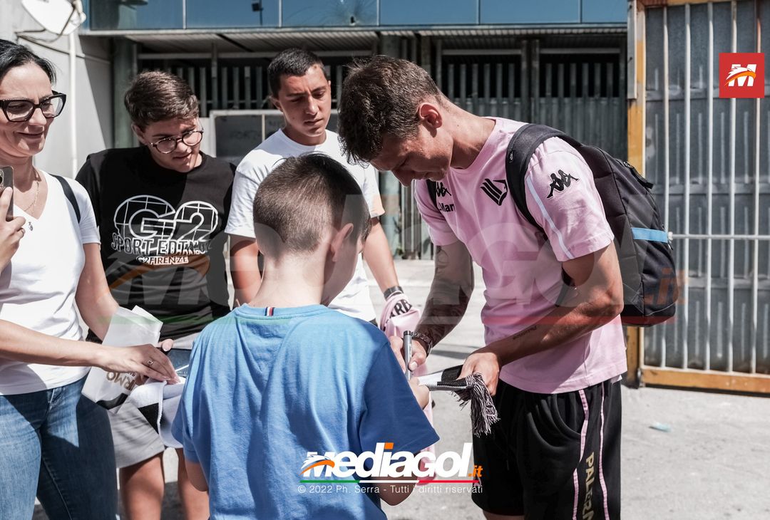 FOTO Frosinone-Palermo, i rosanero in partenza dallo stadio “Renzo Barbera” (Gallery) - immagine 8