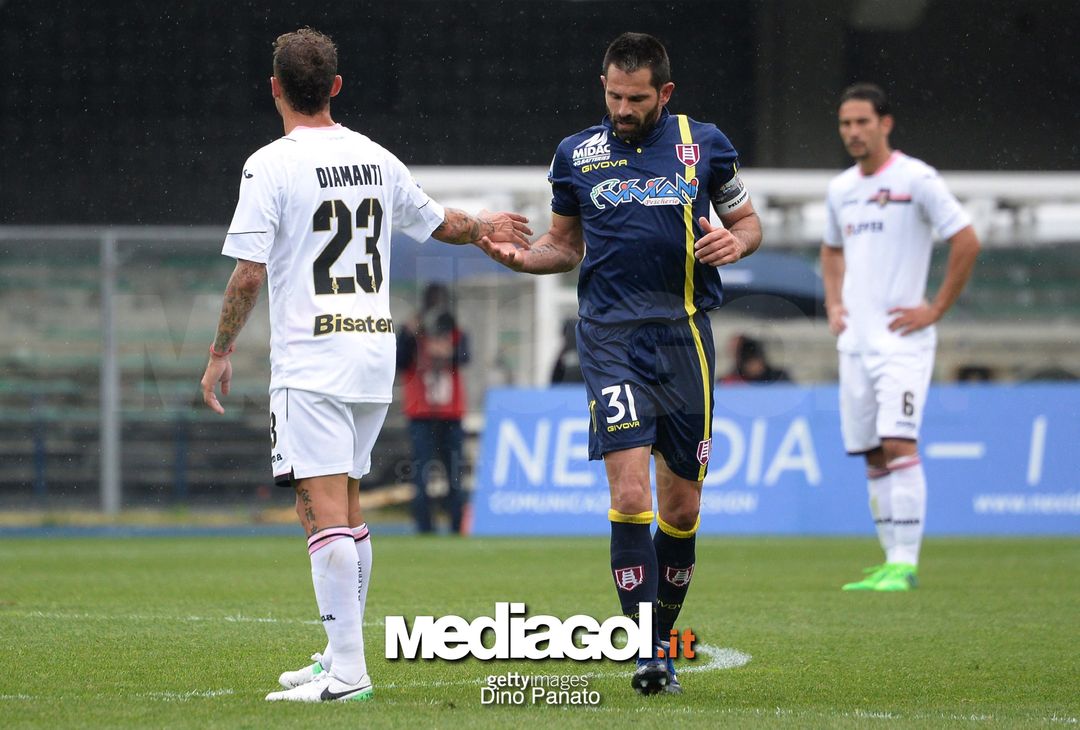  VERONA, ITALY - MAY 07:  Sergio Pellissier of AC ChievoVerona celebrates after scoring his opening goal from the penalty spot during the Serie A match between AC ChievoVerona and US Citta di Palermo at Stadio Marc'Antonio Bentegodi on May 7, 2017 in Verona, Italy.  (Photo by Dino Panato/Getty Images) 
