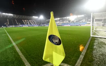  BERGAMO, ITALY - DECEMBER 20: A detailed view of a corner flag prior to the Serie A match between Atalanta BC and AS Roma at Gewiss Stadium on December 20, 2020 in Bergamo, Italy. Sporting stadiums around Italy remain under strict restrictions due to the Coronavirus Pandemic as Government social distancing laws prohibit fans inside venues resulting in games being played behind closed doors. (Photo by Pier Marco Tacca/Getty Images)