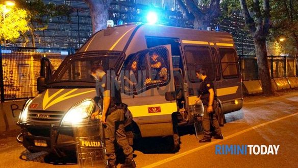 Rimini, botta e risposta nel derby romagnolo: tafferugli stroncati dalla Polizia- immagine 2