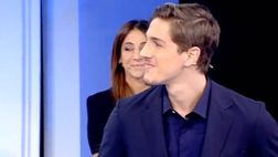 Il derby di Roma a C’è Posta per Te: Zaniolo aiuta Maurizio ma…”Hai un difetto, tifi Lazio…”