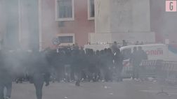 VIDEO Lazio-Roma, tensione tra tifosi: la diretta dai pressi dello stadio “Olimpico”