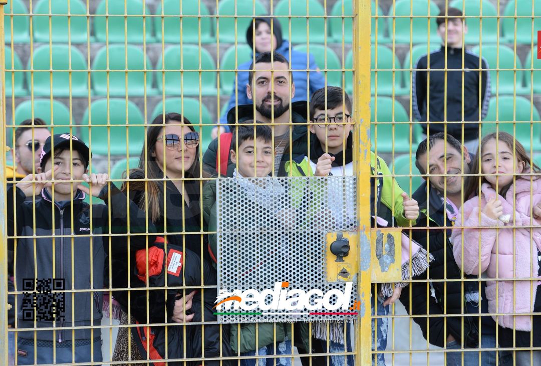 FOTOTIFO Palermo-Frosinone 1-1, i tifosi allo Stadio “Renzo Barbera” (Gallery) - immagine 51