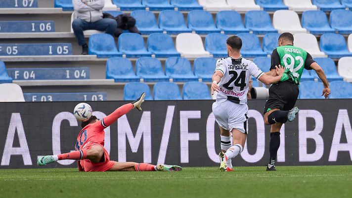 REGGIO NELL'EMILIA, ITALY - APRIL 01: Gregoire Defrel of US Sassuolo scores his team's first goal during the Serie A TIM match between US Sassuolo and Udinese Calcio at Mapei Stadium - Citta' del Tricolore on April 01, 2024 in Reggio nell'Emilia, Italy. (Photo by Emmanuele Ciancaglini/Getty Images) Sassuolo-Udinese / Il commento dell’incontro: chance sprecata- immagine 1