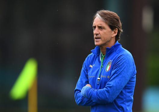 FLORENCE, ITALY - JUNE 08: Head coach Italy Roberto Mancini reacts during a Italy training session at Centro Tecnico Federale di Coverciano on June 08, 2021 in Florence, Italy. (Photo by Claudio Villa/Getty Images) FLORENCE, ITALY - JUNE 08: Head coach Italy Roberto Mancini reacts during a Italy training session at Centro Tecnico Federale di Coverciano on June 08, 2021 in Florence, Italy. (Photo by Claudio Villa/Getty Images)