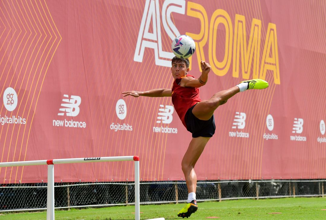 La Roma lavora sotto il sole di Trigoria – FOTO GALLERY - immagine 3