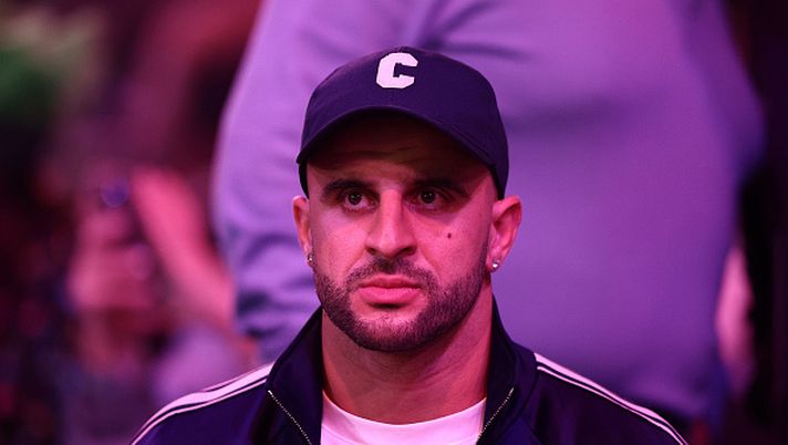 LONDON, ENGLAND - DECEMBER 30: Kyle Walker of Manchester City looks on as he attends day thirteen of the 2024/25 Paddy Power World Darts Championship at Alexandra Palace on December 30, 2024 in London, England. (Photo by James Fearn/Getty Images)  Walker Florenzi Emerson