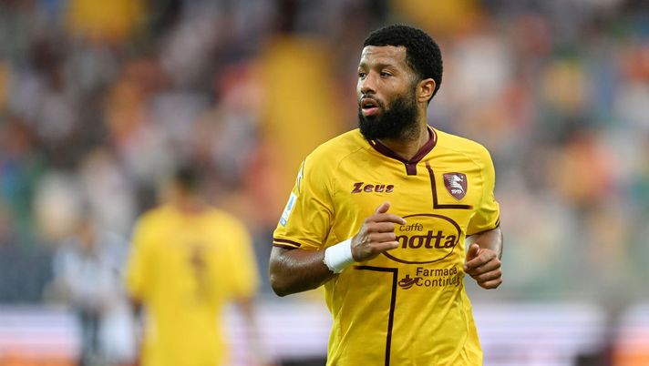 UDINE, ITALY - AUGUST 20: Tonny Vilhena of Salernitana during the Serie A match between Udinese Calcio and Salernitana at Dacia Arena on August 20, 2022 in Udine, . (Photo by Francesco Pecoraro/Getty Images) Salernitana, prove di formazione senza Ribery: Mazzocchi in pole, conferma per Vilhena - immagine 1