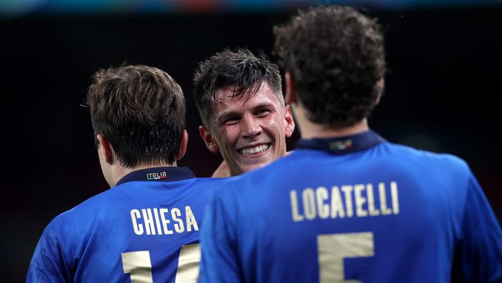 LONDON, ENGLAND - JUNE 26: Matteo Pessina of Italy celebrates with Federico Chiesa after scoring their side's second goal during the UEFA Euro 2020 Championship Round of 16 match between Italy and Austria at Wembley Stadium at Wembley Stadium on June 26, 2021 in London, England. (Photo by Carl Recine - Pool/Getty Images) Rassegna stampa Juventus: rimonta ancora possibile? Locatelli superstar- immagine 1