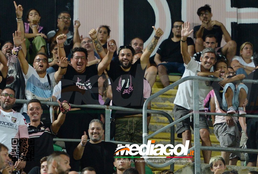 FOTOTIFO, Palermo-Ascoli 2-3: i tifosi allo stadio “Renzo Barbera” (Gallery) - immagine 11
