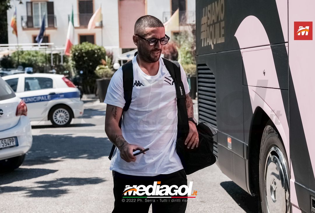 FOTO Torino-Palermo, rosanero in partenza dall’hotel (Gallery) - immagine 32
