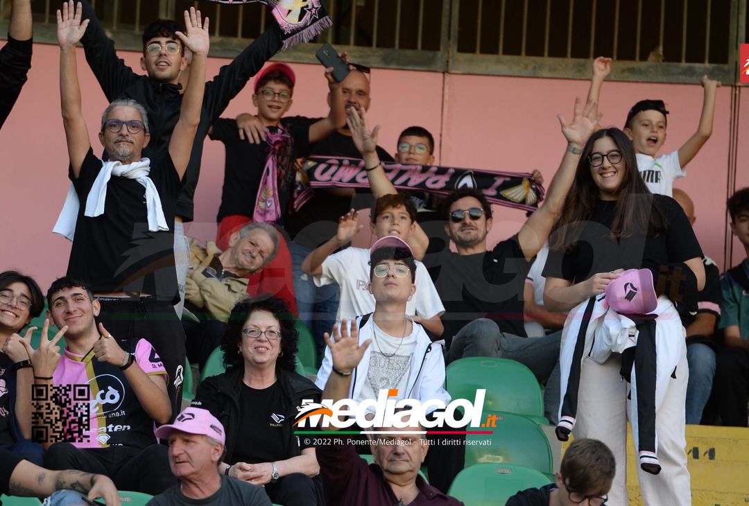 FOTOTIFO Palermo-Cittadella 0-0, i tifosi allo Stadio “Renzo Barbera” (Gallery) - immagine 31