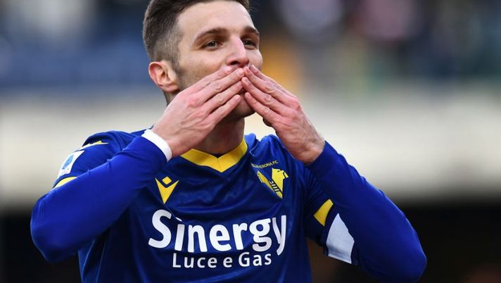 VERONA, ITALY - JANUARY 21: Darko Lazovic of Hellas Verona celebrates after scoring the team's second goal during the Serie A match between Hellas Verona and US Lecce at Stadio Marcantonio Bentegodi on January 21, 2023 in Verona, Italy. (Photo by Alessandro Sabattini/Getty Images) LIVE – Assist Leghe Fantacalcio: c’è il +1 per Lazovic contro la Salernitana - immagine 1