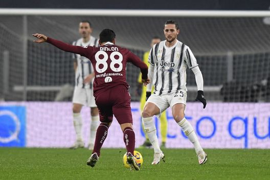 TURIN, ITALY - DECEMBER 05: Adrien Rabiot of Juventus competes for the ball with Tomas Eduardo Rincon of Torino FC during the Serie A match between Juventus and Torino FC at Allianz Stadium on December 05, 2020 in Turin, Italy. (Photo by Filippo Alfero - Juventus FC/Juventus FC via Getty Images) TURIN, ITALY - DECEMBER 05: Adrien Rabiot of Juventus competes for the ball with Tomas Eduardo Rincon of Torino FC during the Serie A match between Juventus and Torino FC at Allianz Stadium on December 05, 2020 in Turin, Italy. (Photo by Filippo Alfero - Juventus FC/Juventus FC via Getty Images)