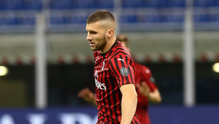 during the Serie A match between AC Milan and Atalanta BC at Stadio Giuseppe Meazza on July 24, 2020 in Milan, Italy. NEWS – Svolta per Smalling, Ribery e Rebic! Novità Pezzella, i tempi per Sensi- immagine 1