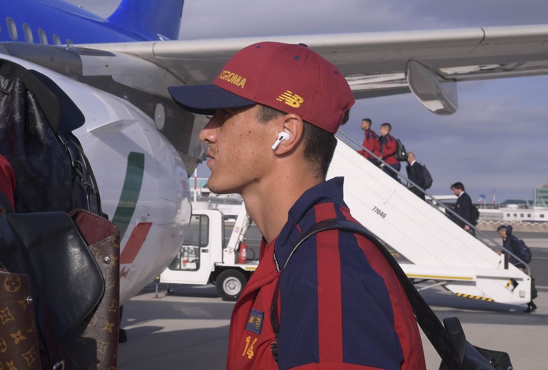 La Roma in partenza per Milano: domani la sfida con l’Inter – FOTO GALLERY - immagine 18