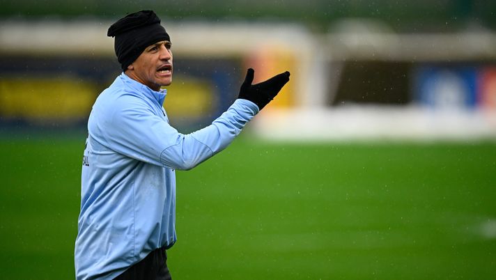 Inter, col Genoa tre recuperi. Sanchez si prende la maglia, decisione a sorpresa in difesa - immagine 1