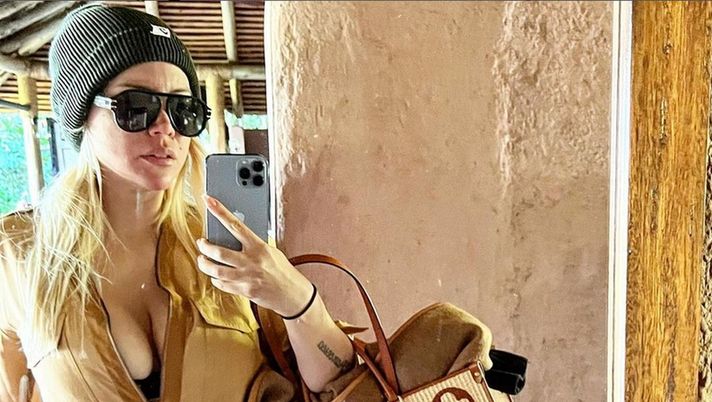 Instagram @wanda_nara Wanda Nara, prosegue la vacanza in Africa: scatto sexy prima del safari - immagine 1