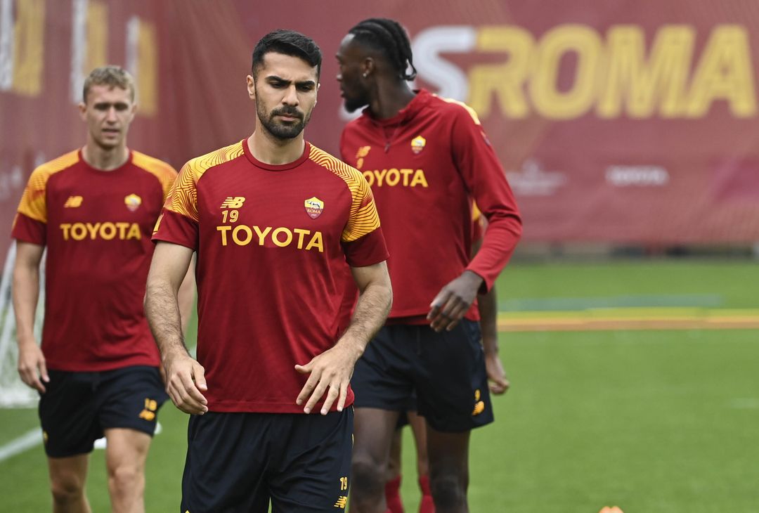 Roma, allenamento in vista del Bayer: ci sono Dybala e Wijnaldum – FOTO GALLERY - immagine 36