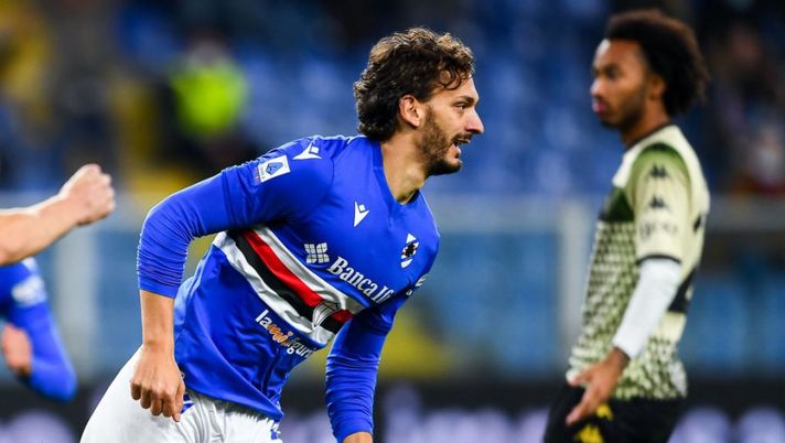 GENOA, ITALY - DECEMBER 19: Manolo Gabbiadini of Sampdoria celebrates after scoring a goal during the Serie A match between UC Sampdoria and Venezia FC at Stadio Luigi Ferraris on December 19, 2021 in Genoa, Italy. (Photo by Getty Images) Chi mettere in casa e chi mettere in trasferta: sei consigli per la 23ma giornata - immagine 1