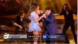 Belen e Maradona ballano insieme sul palco di Amici. Lei: “La vita non smette di stupirmi”