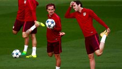 L’Atletico dice addio a Godin: allo stadio Griezmann lo omaggia in modo commuovente