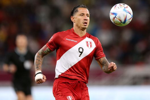 (Photo by Mohamed Farag/Getty Images) Perù, il Ct non rinnova con la Nazionale: il toccante saluto di Lapadula…- immagine 2