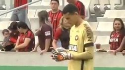 Brasile, squalificato il portiere col cellullare