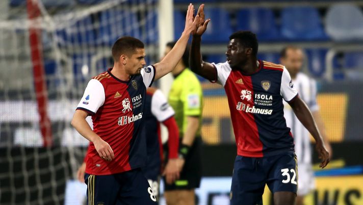 CAGLIARI, ITALY - MARCH 14:  Giovanni Simeone of Caglari celebrates his goal 1-3   during the Serie A match between Cagliari Calcio  and Juventus at Sardegna Arena on March 14, 2021 in Cagliari, Italy. (Photo by Enrico Locci/Getty Images) 