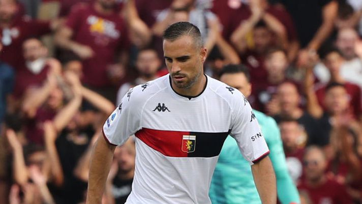 SALERNO, ITALY - OCTOBER 02: Nikola Maksimovic of Genoa CFC during the Serie A match between US Salernitana v Genoa CFC at Stadio Arechi on October 2, 2021 in Salerno, Italy. (Photo by Francesco Pecoraro/Getty Images) Sky: “Lecce, Maksimovic e non solo: tre colpi sono in dirittura d’arrivo” - immagine 1