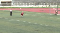 Nigeria, finale della Ogun Cup: serie decisiva e lui manda il rigore…in fallo laterale…!