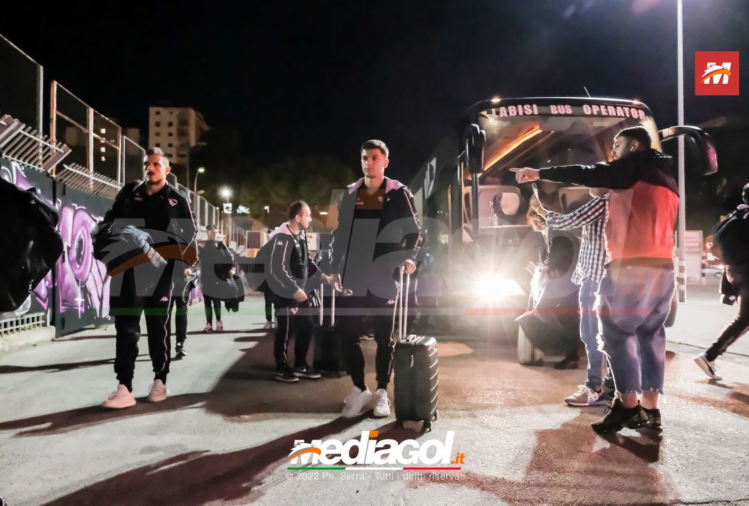 FOTO Palermo, i rosanero ritornano a Palermo dopo il ritiro a Manchester (Gallery) - immagine 15