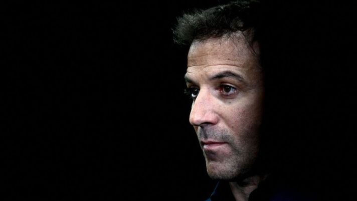 Former Juventus' Italian player Alessandro Del Piero attends to watch the UEFA Nations League's League A Group 3 match between Italy and England, in Milan on September 23, 2022. (Photo by Marco BERTORELLO / AFP) (Photo by MARCO BERTORELLO/AFP via Getty Images) Del Piero: “Ritorno alla Juve? Momento delicato, ora bisogna essere ancor più juventini” - immagine 1
