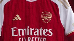 VIDEO / “WWDWW…”: c’è un codice nascosto sulle maglie dell’Arsenal 2023/24