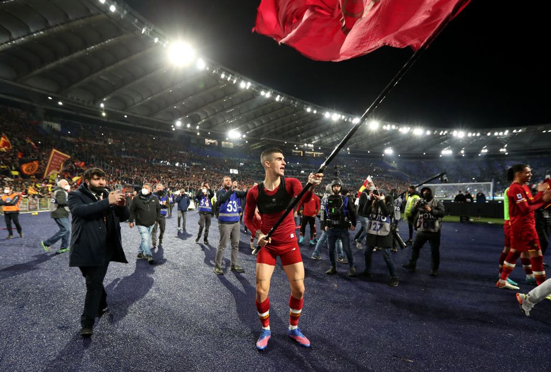 La Roma si scatena: Mancini con la bandiera, Abraham si spoglia – FOTO GALLERY - immagine 31