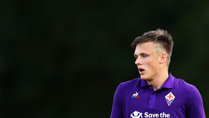 WENUM WIESEL, NETHERLANDS - AUGUST 01:  Martin Graiciar of Fiorentina in action during the pre season friendly match between Heracles Almelo and Fiorentina on August 1, 2018 in Almelo, Netherlands.  (Photo by Dean Mouhtaropoulos/Getty Images) 